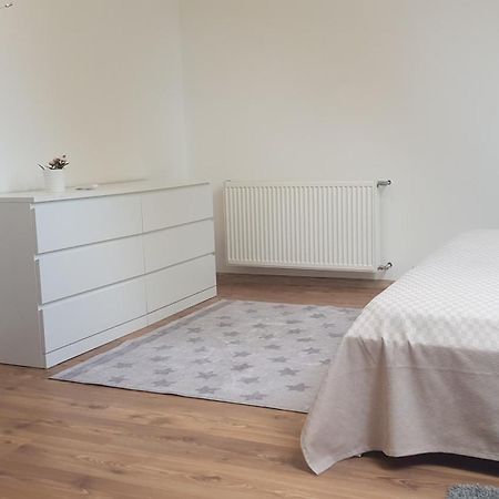 Vegvar Delux Apartman Gyula Bagian luar foto