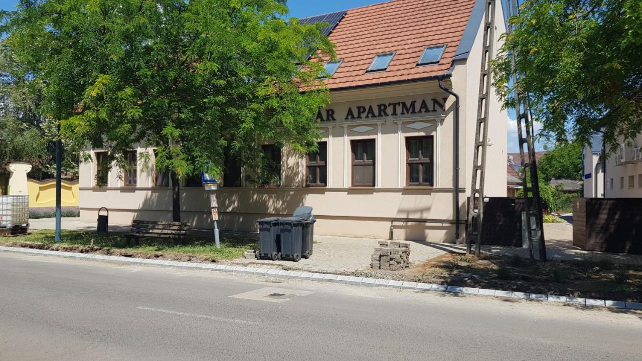 Vegvar Delux Apartman Gyula Bagian luar foto