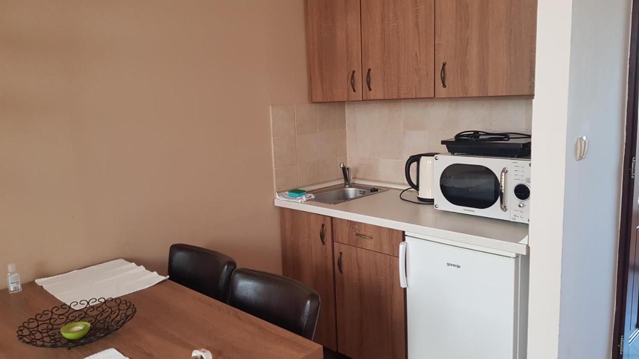 Vegvar Delux Apartman Gyula Bagian luar foto