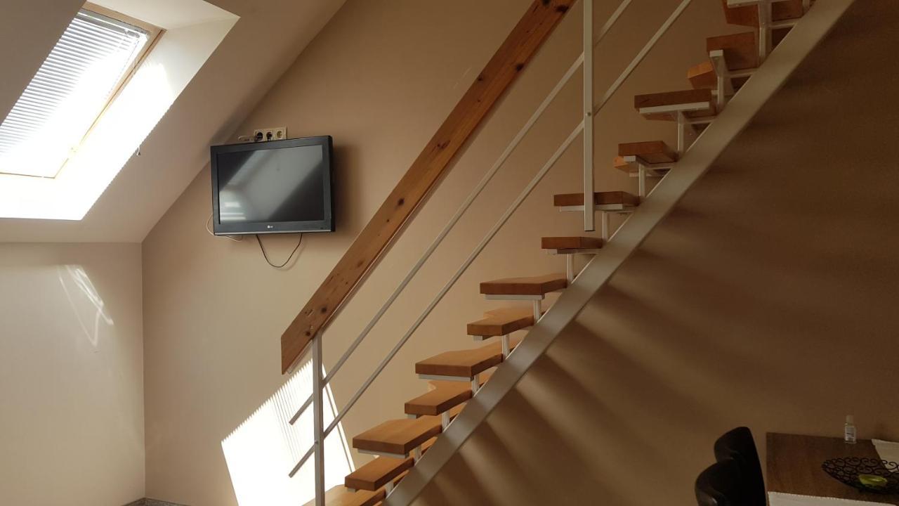 Vegvar Delux Apartman Gyula Bagian luar foto