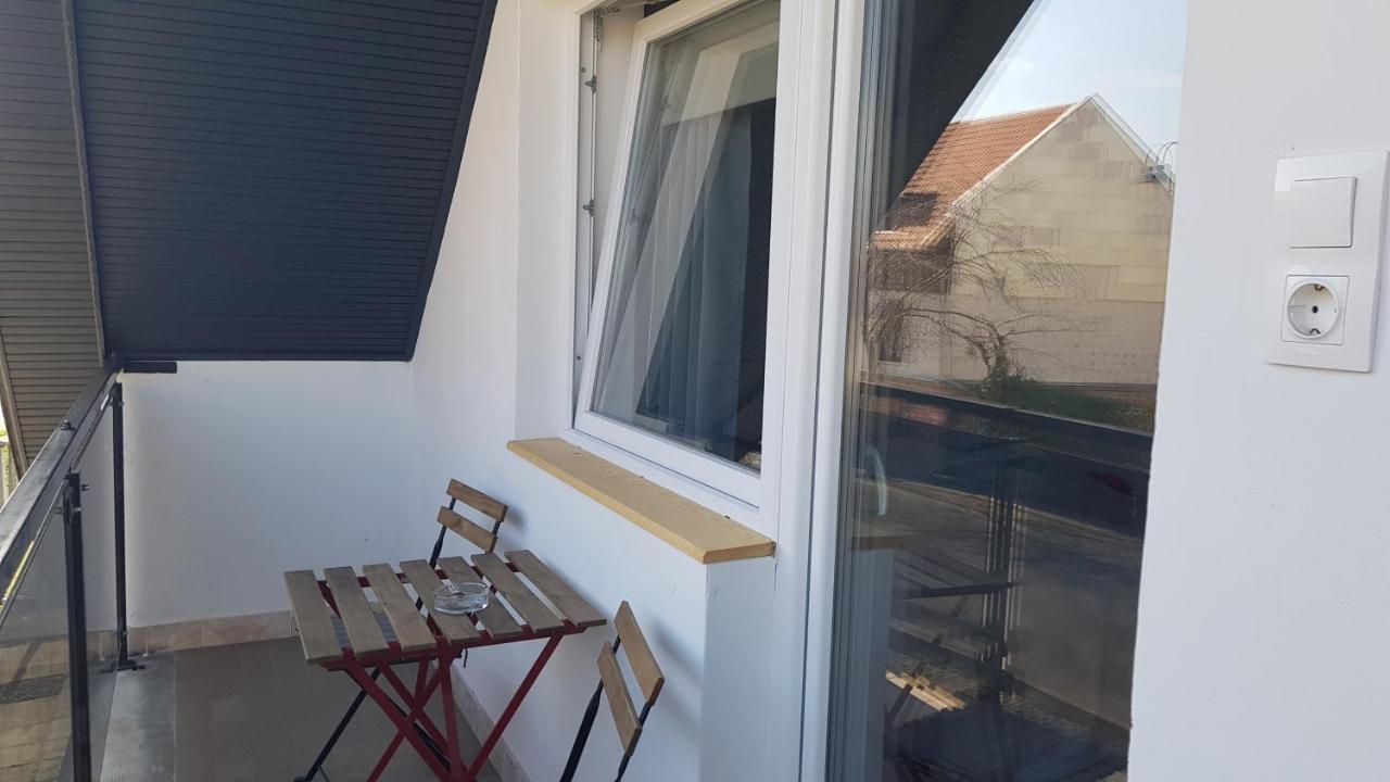 Vegvar Delux Apartman Gyula Bagian luar foto