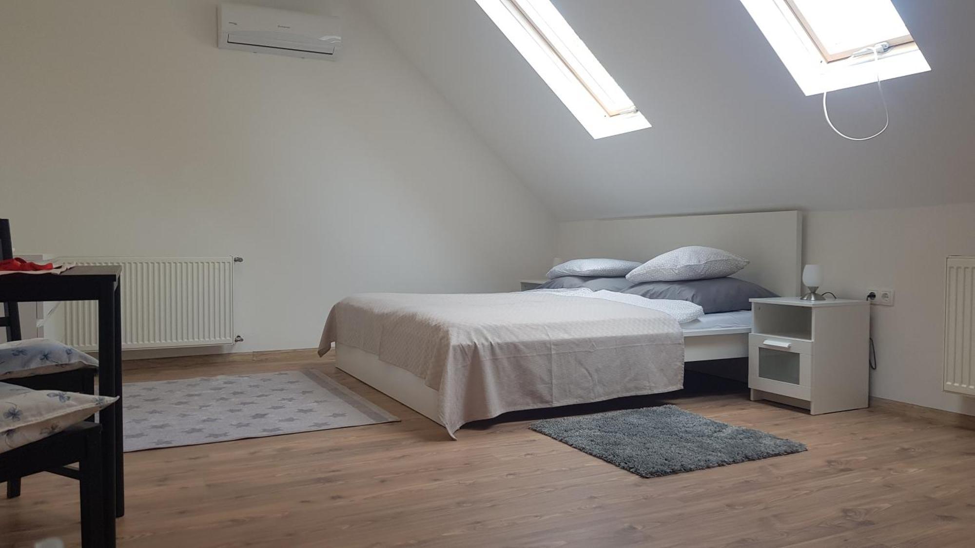 Vegvar Delux Apartman Gyula Bagian luar foto